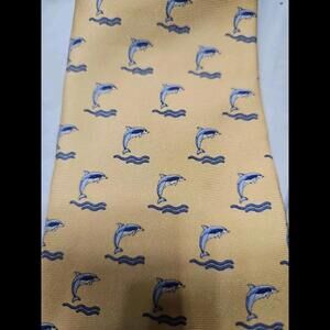 Brooks Brothers 346 Men's Yellow Silk‎ Tie Dolphin Print Label